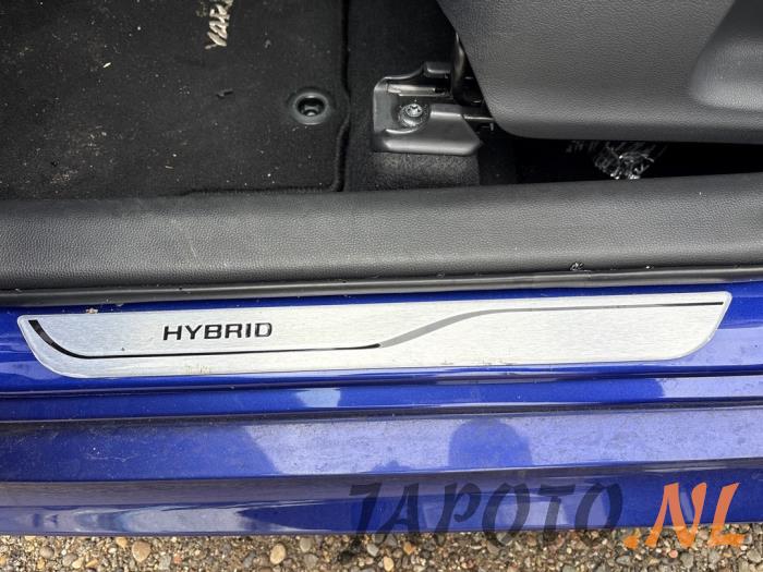 Toyota Yaris IV 1.5 12V Hybrid 115 Sloopvoertuig (2024, Blauw)