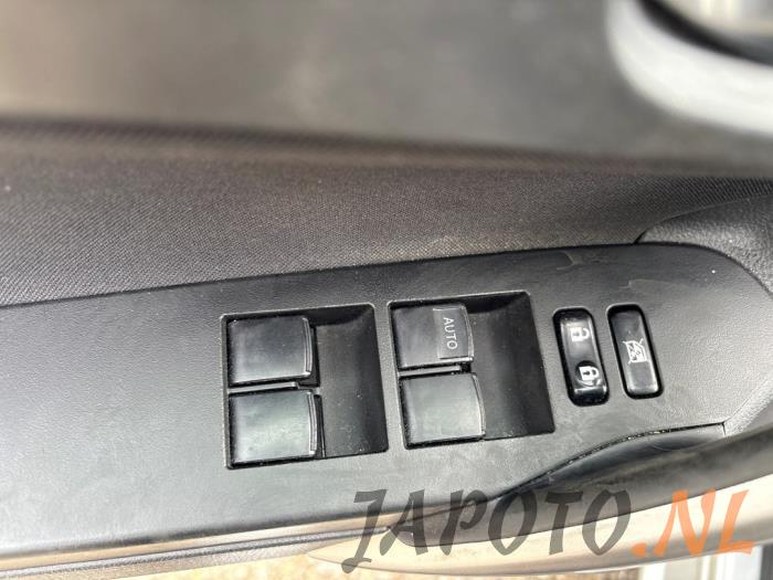 Toyota Auris Touring Sports 1.8 16V Hybrid Sloopvoertuig (2014, Grijs)