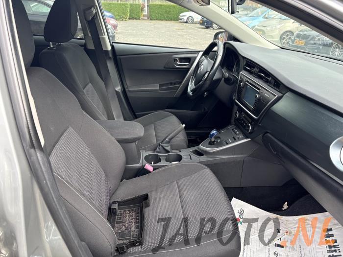 Toyota Auris Touring Sports 1.8 16V Hybrid Sloopvoertuig (2014, Grijs)