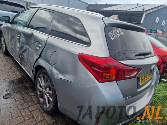 Toyota Auris Touring Sports 1.8 16V Hybrid Sloopvoertuig (2014, Grijs)