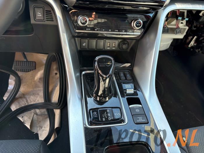 Mitsubishi Eclipse Cross Sloopvoertuig (2023, Rood)