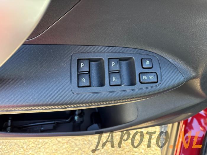 Mitsubishi Eclipse Cross Sloopvoertuig (2023, Rood)