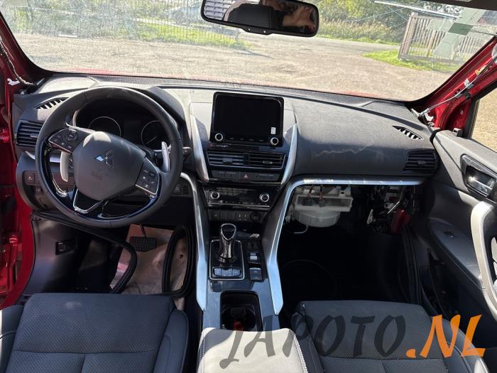 Mitsubishi Eclipse Cross Sloopvoertuig (2023, Rood)