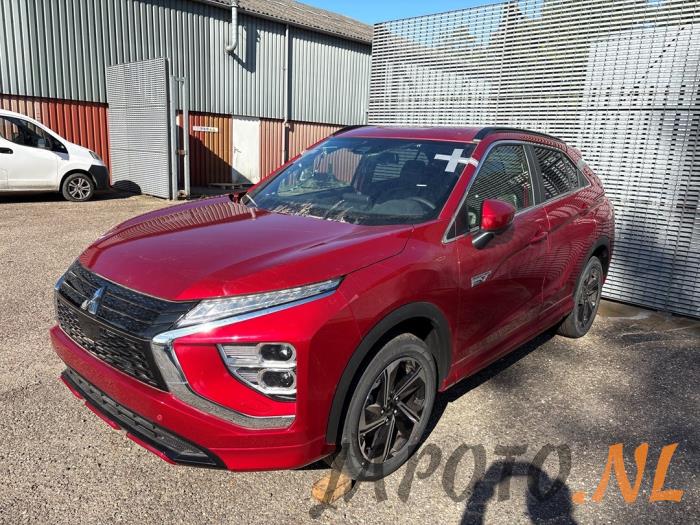Mitsubishi Eclipse Cross Sloopvoertuig (2023, Rood)