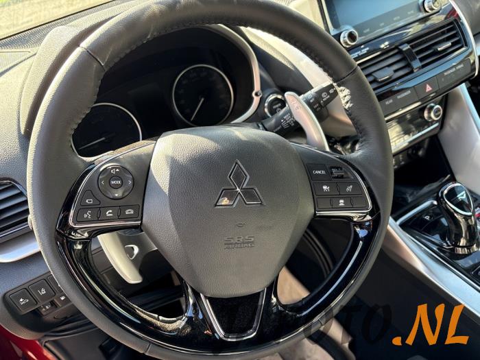 Mitsubishi Eclipse Cross Sloopvoertuig (2023, Rood)