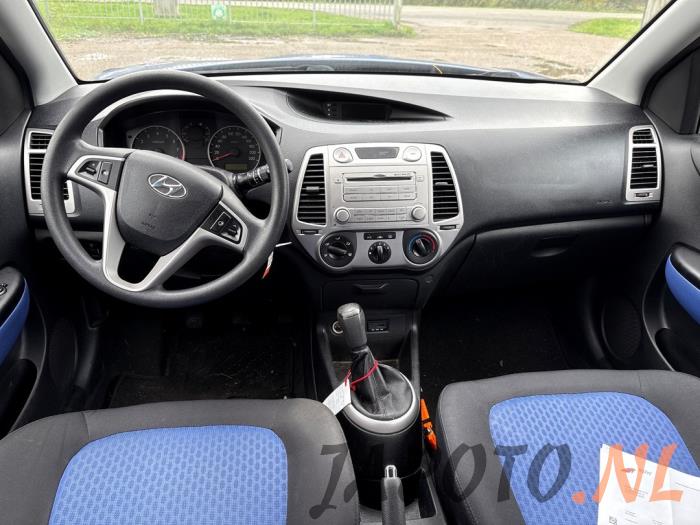 Hyundai i20 1.4i 16V Sloopvoertuig (2010, Blauw)