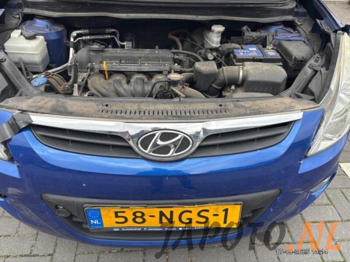 Hyundai i20 1.4i 16V Sloopvoertuig (2010, Blauw)
