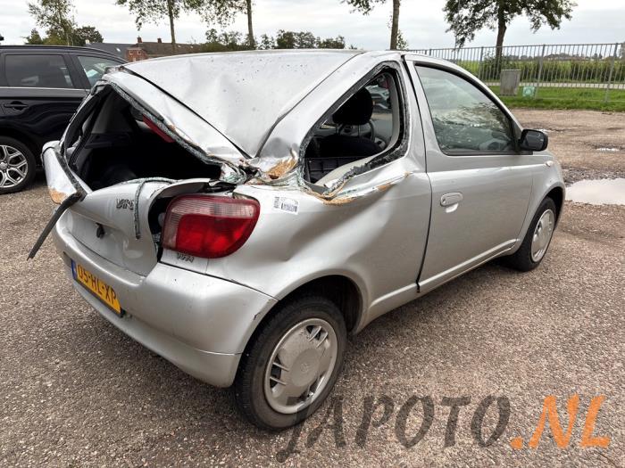 Toyota Yaris 1.3 16V VVT-i Sloopvoertuig (2001, Grijs)