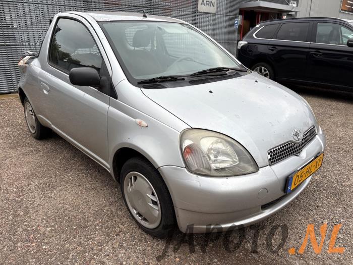 Toyota Yaris 1.3 16V VVT-i Sloopvoertuig (2001, Grijs)