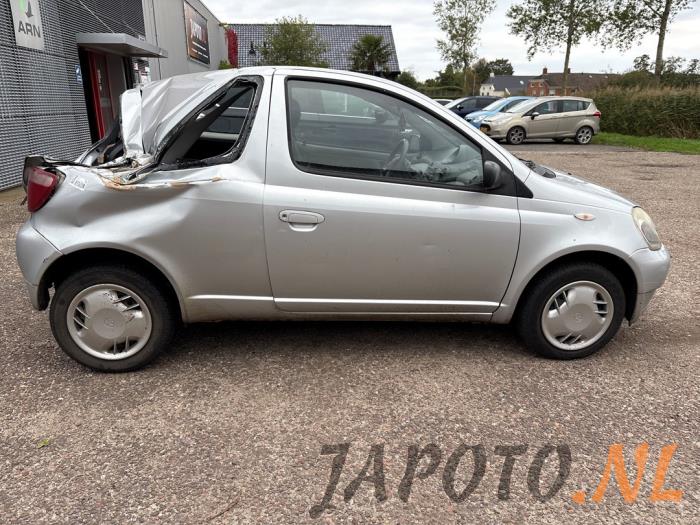 Toyota Yaris 1.3 16V VVT-i Sloopvoertuig (2001, Grijs)