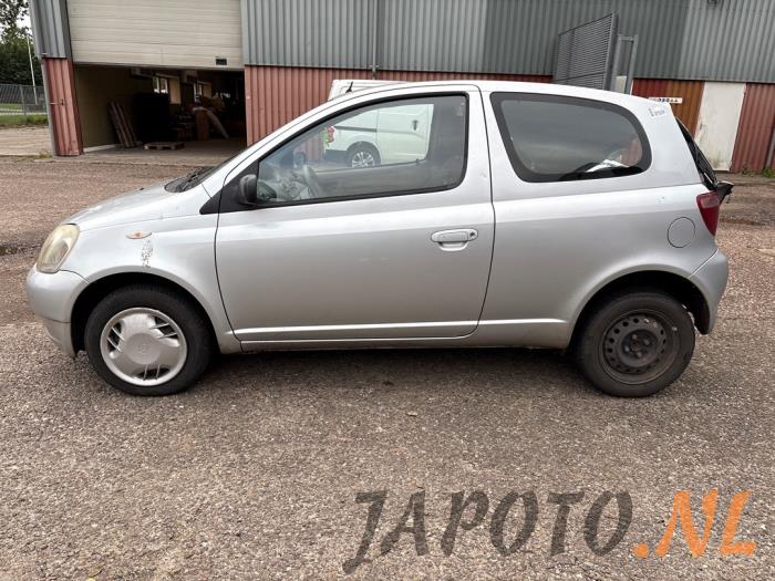 Toyota Yaris 1.3 16V VVT-i Sloopvoertuig (2001, Grijs)
