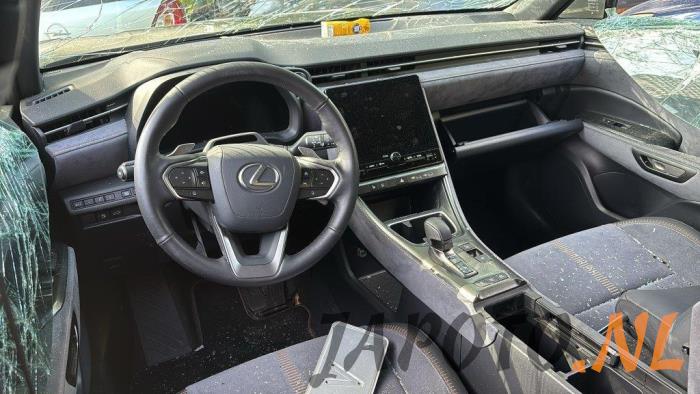 Lexus LBX 1.5 Hybrid 2WD Sloopvoertuig (2024, Grijs)