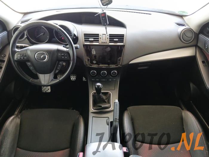 Mazda 3. Sloopvoertuig (2013)