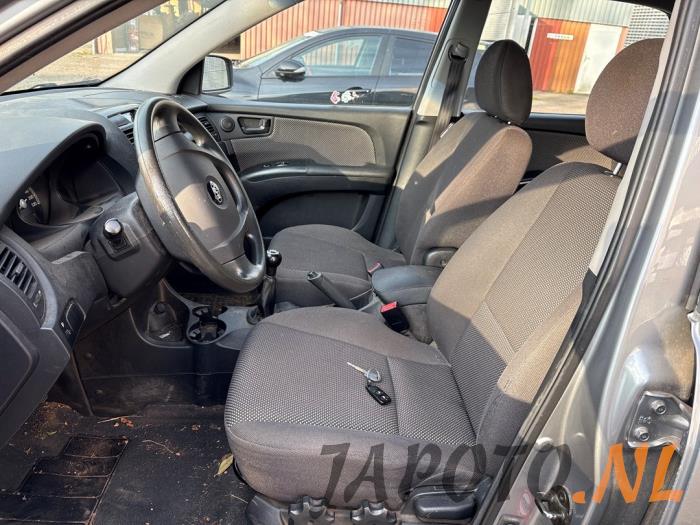 Kia Sportage 2.0 CVVT 16V 4x2 Sloopvoertuig (2007, Grijs)