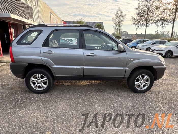 Kia Sportage 2.0 CVVT 16V 4x2 Sloopvoertuig (2007, Grijs)