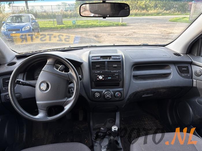 Kia Sportage 2.0 CVVT 16V 4x2 Sloopvoertuig (2007, Grijs)