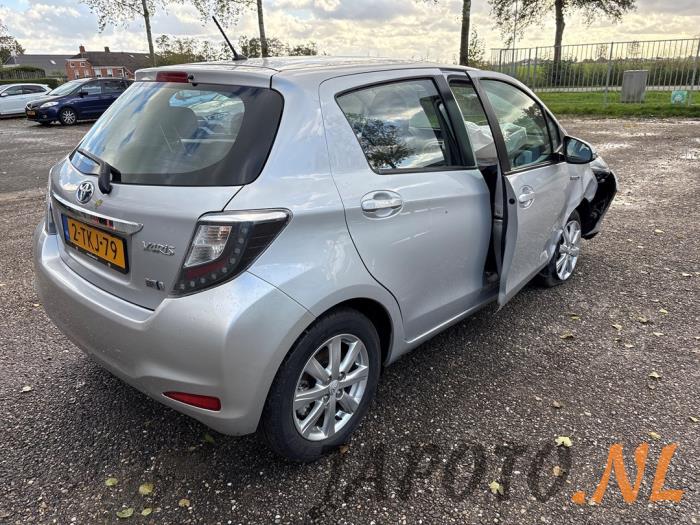 Toyota Yaris III 1.5 16V Hybrid Sloopvoertuig (2014, Grijs)