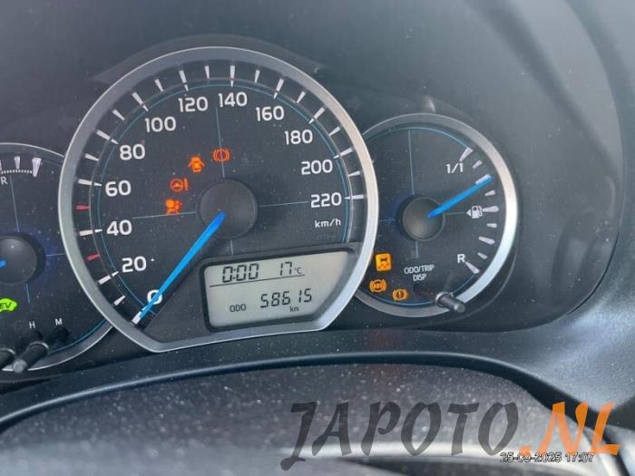 Toyota Yaris III 1.5 16V Hybrid Sloopvoertuig (2014, Grijs)