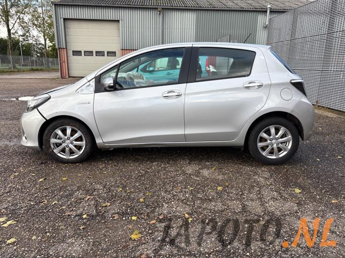Toyota Yaris III 1.5 16V Hybrid Sloopvoertuig (2014, Grijs)