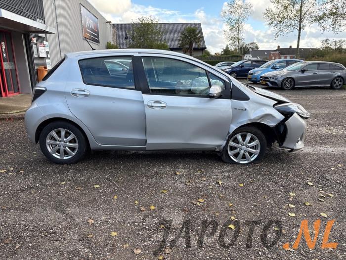 Toyota Yaris III 1.5 16V Hybrid Sloopvoertuig (2014, Grijs)