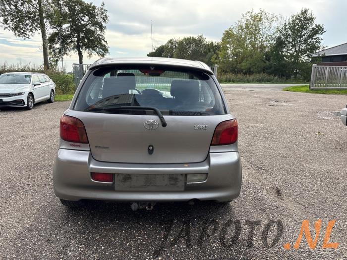 Toyota Yaris 1.5 T Sport 16V VVT-i Sloopvoertuig (2001, Grijs)