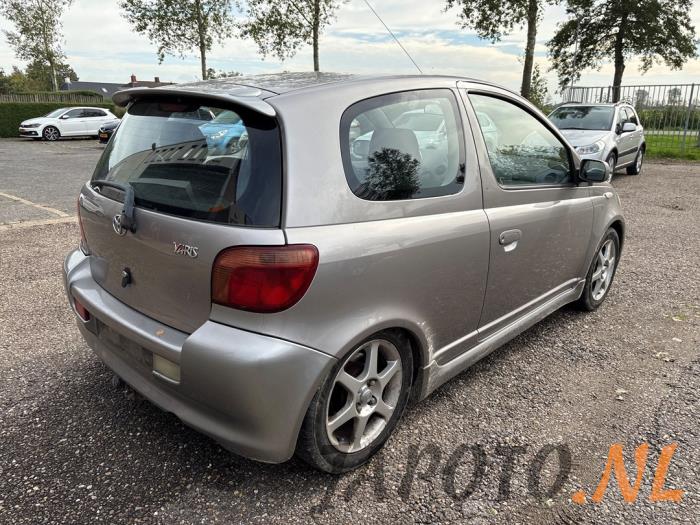 Toyota Yaris 1.5 T Sport 16V VVT-i Sloopvoertuig (2001, Grijs)