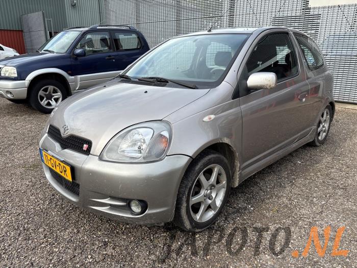 Toyota Yaris 1.5 T Sport 16V VVT-i Sloopvoertuig (2001, Grijs)