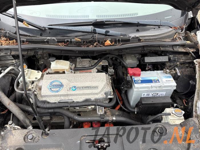 Nissan Leaf Leaf Sloopvoertuig (2011, Zwart)