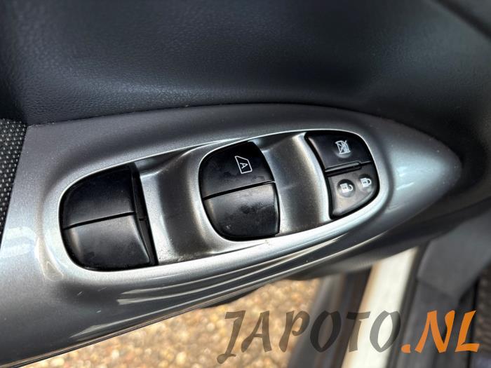 Nissan Juke 1.6 16V Sloopvoertuig (2011, Wit)