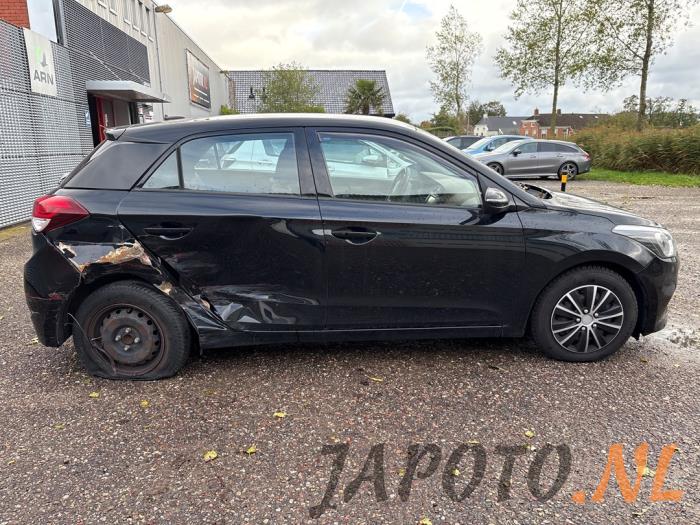 Hyundai i20 1.2i 16V Sloopvoertuig (2016, Zwart)