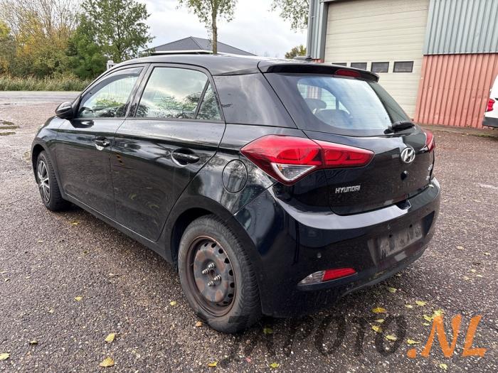 Hyundai i20 1.2i 16V Sloopvoertuig (2016, Zwart)