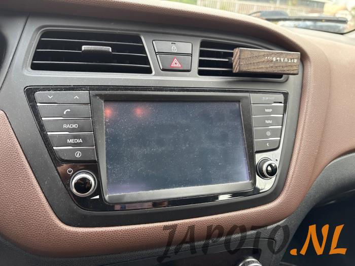 Hyundai i20 1.2i 16V Sloopvoertuig (2016, Zwart)