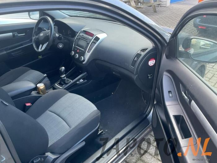Kia Pro cee'd 1.4 CVVT 16V Sloopvoertuig (2010, Grijs)