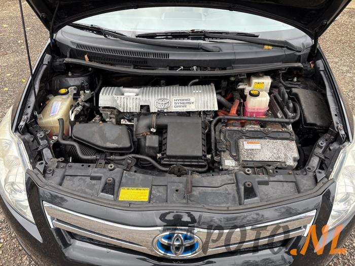 Toyota Auris 1.8 16V HSD Full Hybrid Sloopvoertuig (2011, Zwart)