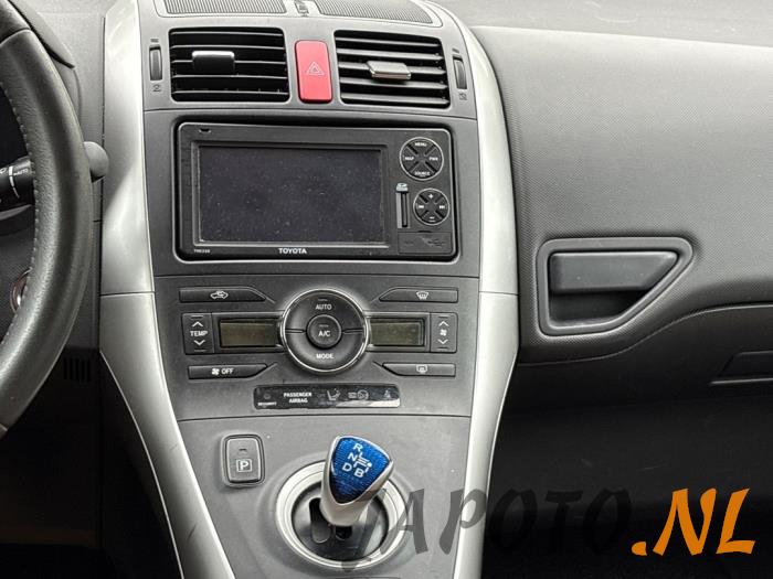 Toyota Auris 1.8 16V HSD Full Hybrid Sloopvoertuig (2011, Zwart)