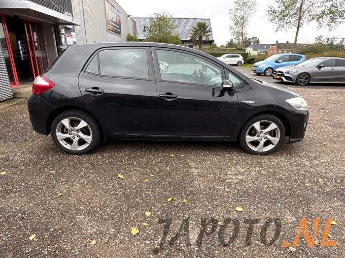 Toyota Auris 1.8 16V HSD Full Hybrid Sloopvoertuig (2011, Zwart)
