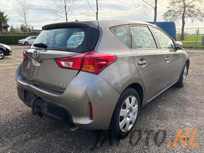 Toyota Auris 1.6 Dual VVT-i 16V Sloopvoertuig (2013, Bruin)