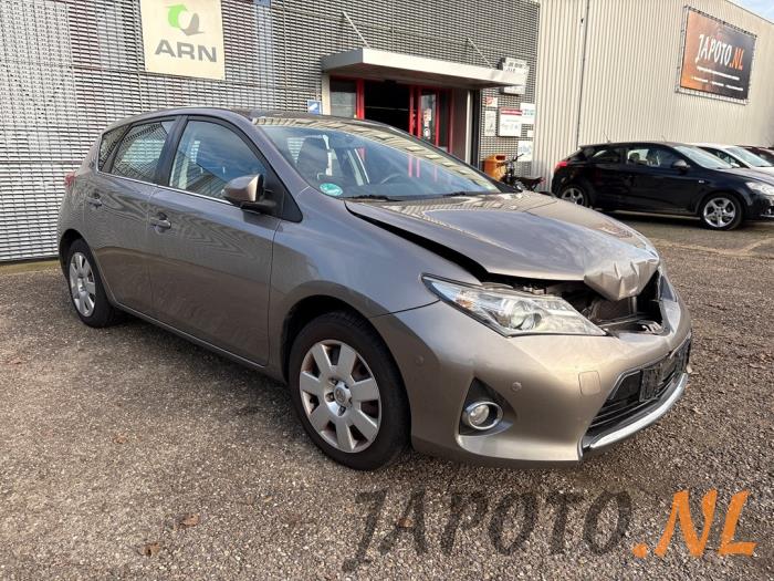 Toyota Auris 1.6 Dual VVT-i 16V Sloopvoertuig (2013, Bruin)