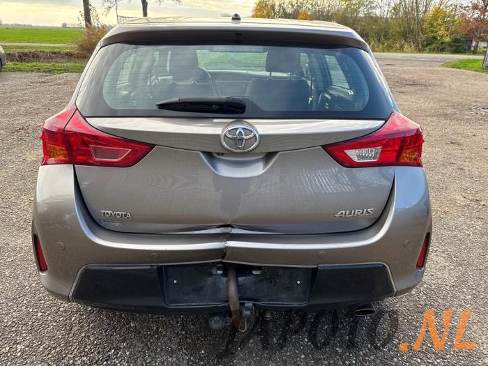Toyota Auris 1.6 Dual VVT-i 16V Sloopvoertuig (2013, Bruin)