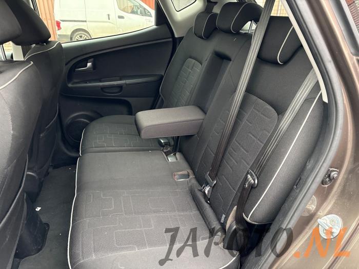 Kia Venga 1.4 CVVT 16V Sloopvoertuig (2015, Bruin)