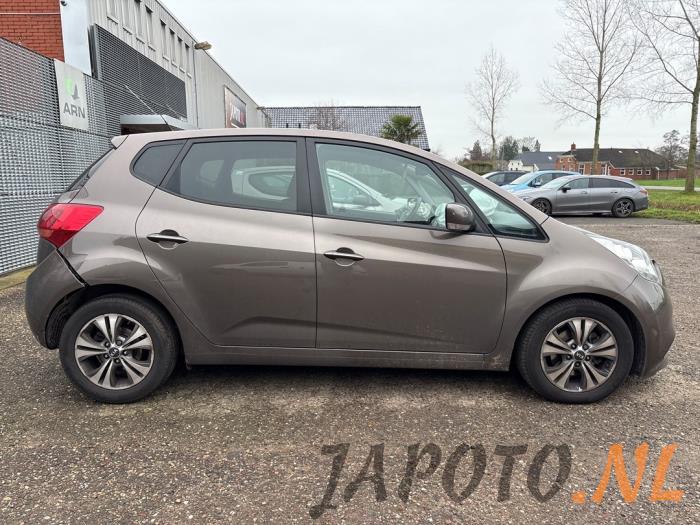 Kia Venga 1.4 CVVT 16V Sloopvoertuig (2015, Bruin)