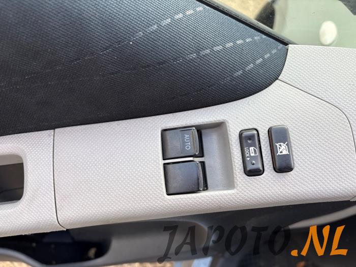 Toyota Yaris II 1.3 16V VVT-i Sloopvoertuig (2006, Grijs)