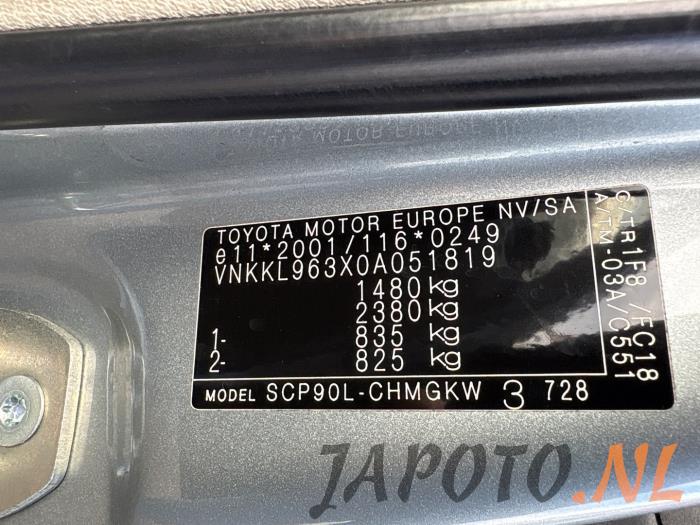 Toyota Yaris II 1.3 16V VVT-i Sloopvoertuig (2006, Grijs)