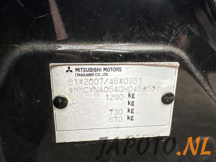 Mitsubishi Space Star 1.0 12V Sloopvoertuig (2017, Zwart)