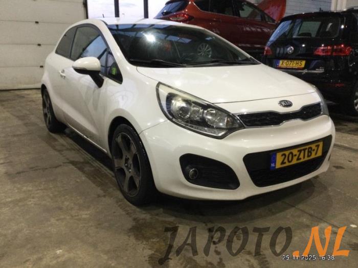 Kia Rio III 1.2 CVVT 16V Sloopvoertuig (2013, Wit)