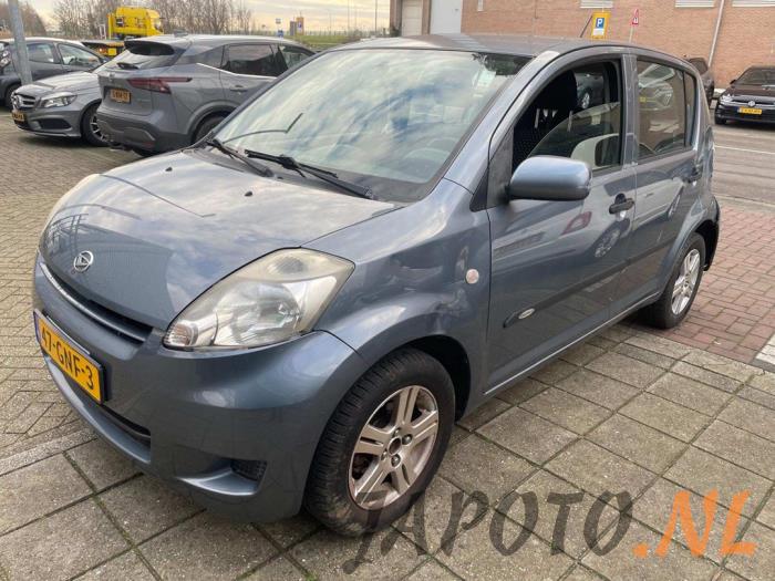 Daihatsu Sirion 2 1.0 12V DVVT Sloopvoertuig (2008, Grijs)
