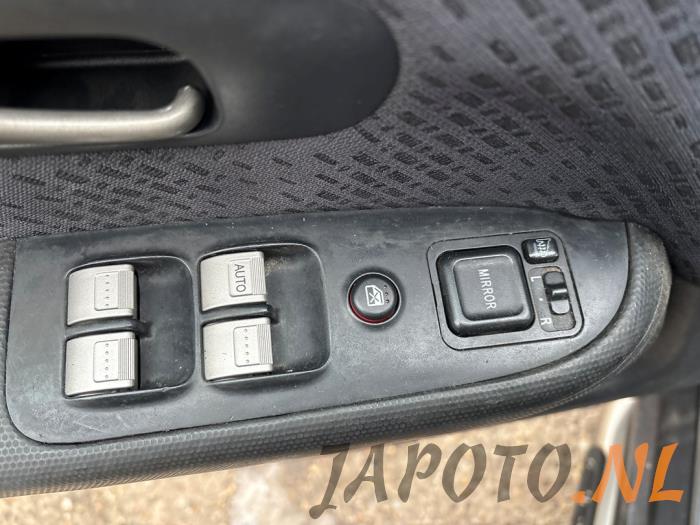 Honda CR-V 2.0i 16V VTEC Sloopvoertuig (2004, Grijs)