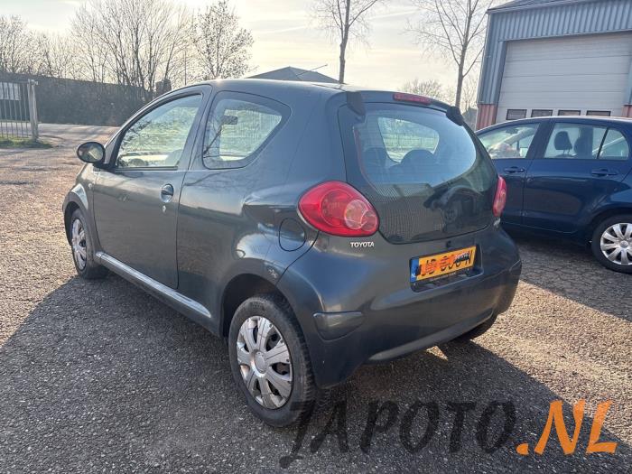 Toyota Aygo 1.0 12V VVT-i Sloopvoertuig (2008, Grijs)