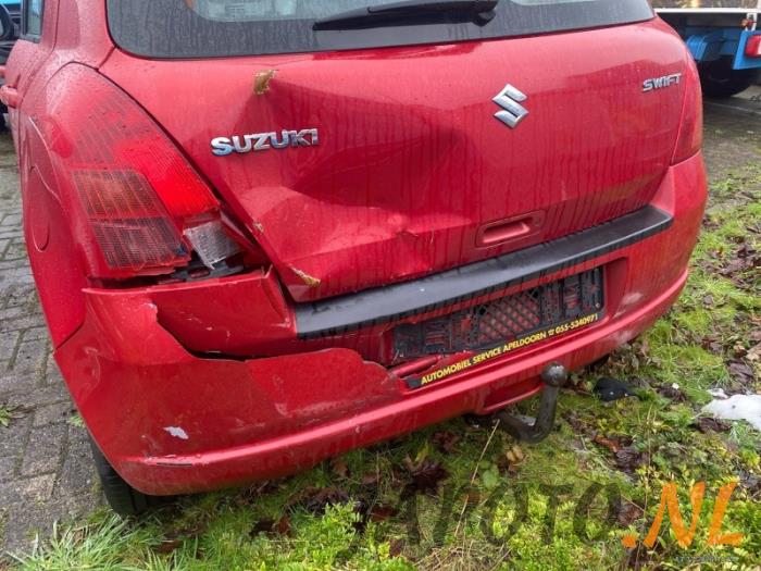 Suzuki Swift 1.5 VVT 16V Sloopvoertuig (2005, Rood)