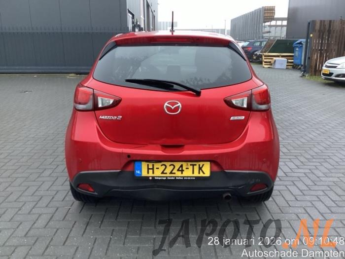 Mazda 2 1.5 SkyActiv-G 90 Sloopvoertuig (2015, Rood)